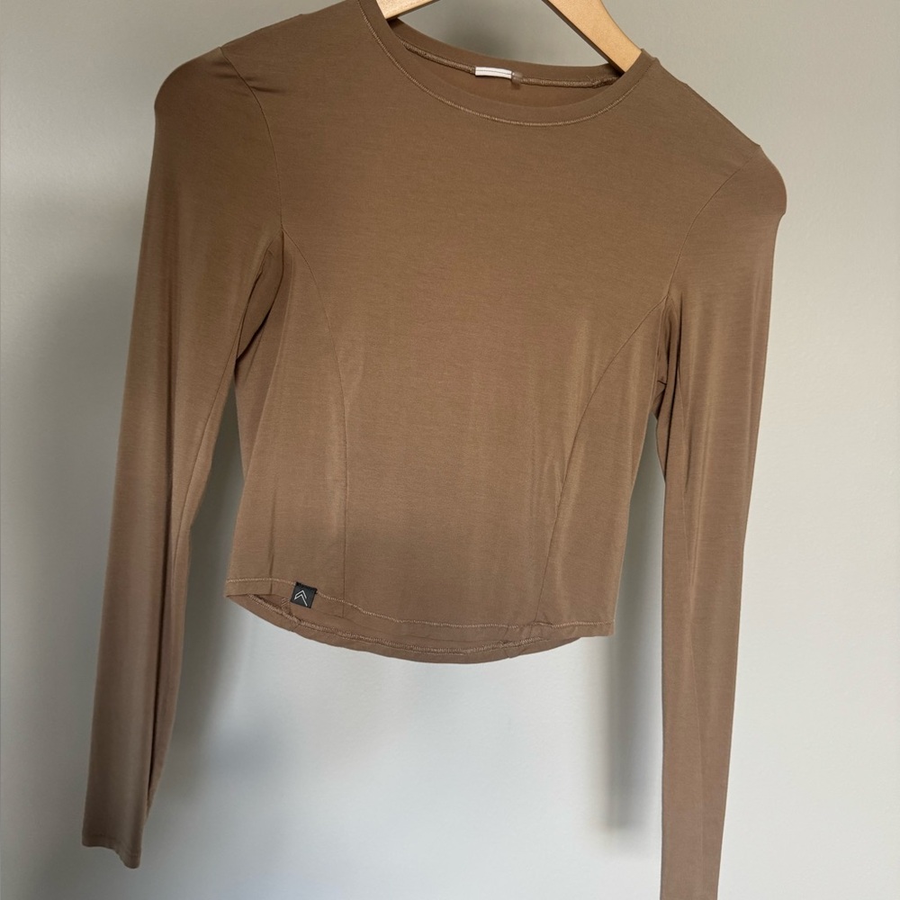 Oner Active Mellow Soft Mid Long Sleeve Top in Dune Brown size small used